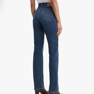 Levi's Women's Classic Straight Jeans